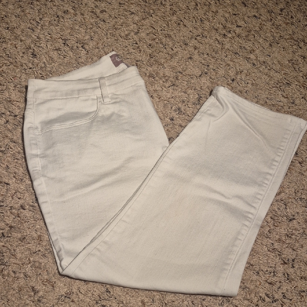 Chico's Size 0.5 White Capri Pant